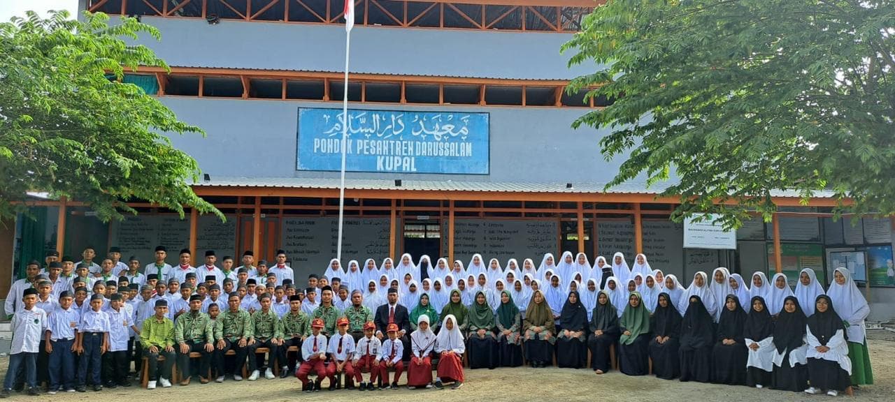 Kegiatan Pondok Pesantren Darussalam Bacan - Foto 2